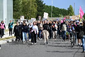 Bloquons Tout - Strike action at the Amazon Warehouse - Bretigny-Sur-Orge