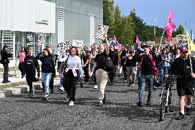 Bloquons Tout - Strike action at the Amazon Warehouse - Bretigny-Sur-Orge