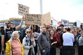 Bloquons Tout - Strike action at the Amazon Warehouse - Bretigny-Sur-Orge