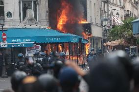 Bloquons-Tout - Restaurant Fire During Protests In Paris - France