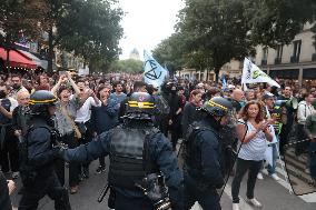 Bloquons-tout At Chatelet - Paris