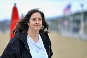 Deauville Left-Handed Girl photocall FC