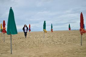 Deauville Left-Handed Girl photocall FC