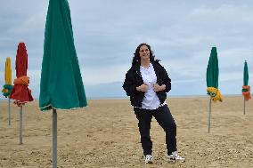 Deauville Left-Handed Girl photocall FC