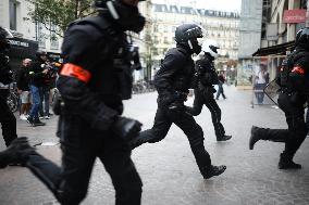 Bloquons-tout At Chatelet - Paris