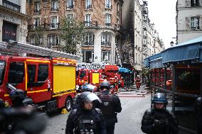 Bloquons-tout At Chatelet - Paris