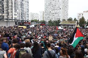 Bloquons-tout At Place des Fetes - Paris