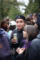 Bloquons-tout At Place des Fetes - Paris