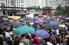 Bloquons-tout At Place des Fetes - Paris