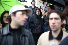 Bloquons-tout At Place des Fetes - Paris