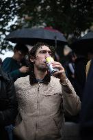 Bloquons-tout At Place des Fetes - Paris