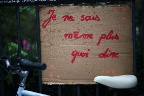 Bloquons-tout At Place des Fetes - Paris