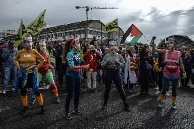 Bloquons-tout At Chatelet - Paris