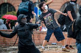 Bloquons Tout In Toulouse