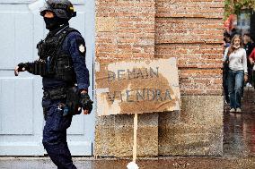 Bloquons Tout In Toulouse