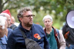 Bloquons Tout At Place d'Italie - Paris