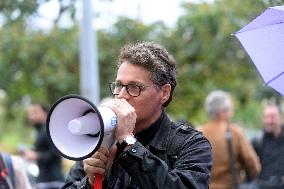 Bloquons Tout At Place d'Italie - Paris