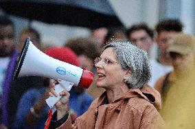 Bloquons Tout At Place d'Italie - Paris