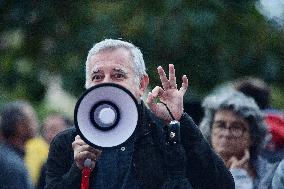 Bloquons Tout At Place d'Italie - Paris