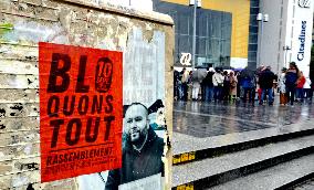 Bloquons Tout At Place d'Italie - Paris