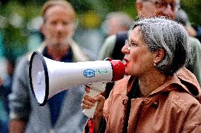 Bloquons Tout At Place d'Italie - Paris