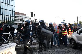 Bloquons Tout In Paris