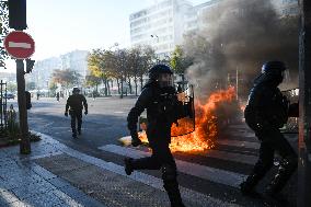 Bloquons Tout In Paris