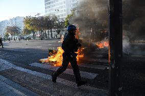 Bloquons Tout In Paris