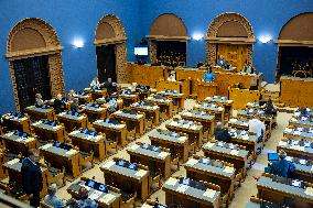 No confidence motion against social affairs minister