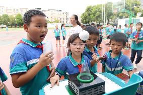 Science Popularization in Primary School