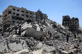 Israeli Airstrike in West of Gaza City