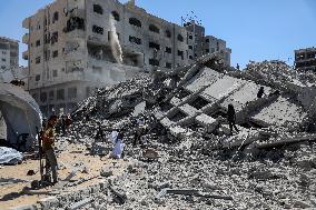 Israeli Airstrike in West of Gaza City