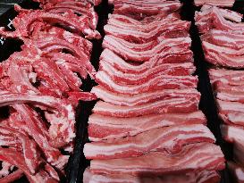 China implements Temporary Anti-dumping Measures on Pork Imports From European Union
