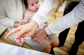 Vaccine Campaign Offered To Babies In Amsterdam - Netherlands