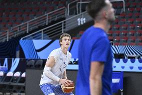 Koripallo: Susijengin historiaa tehnyt joukkue on monella tapaa historiallinen