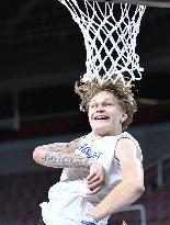 Koripallo: Susijengin historiaa tehnyt joukkue on monella tapaa historiallinen