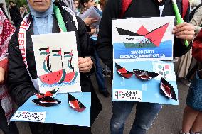 Demonstration In Support Of Palestine And Global Sumud Flotilla - Paris
