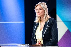 Agnes Evren at Dimanche En Politique on France 3 - Paris