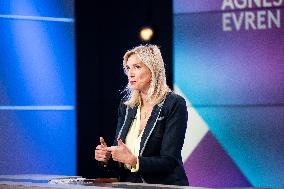 Agnes Evren at Dimanche En Politique on France 3 - Paris