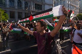 Madrid Hosts Final Stage Of The Vuelta Ciclista A España Marked By Pro-Palestinian Protests