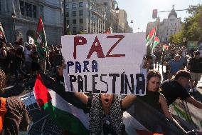 Madrid Hosts Final Stage Of The Vuelta Ciclista A España Marked By Pro-Palestinian Protests