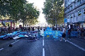 Madrid Hosts Final Stage Of The Vuelta Ciclista A España Marked By Pro-Palestinian Protests