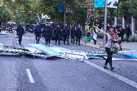 Madrid Hosts Final Stage Of The Vuelta Ciclista A España Marked By Pro-Palestinian Protests
