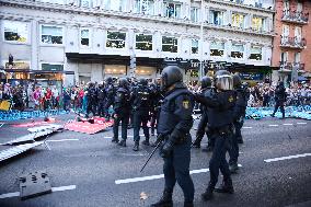 Madrid Hosts Final Stage Of The Vuelta Ciclista A España Marked By Pro-Palestinian Protests