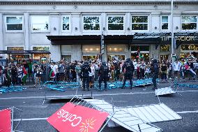 Madrid Hosts Final Stage Of The Vuelta Ciclista A España Marked By Pro-Palestinian Protests