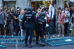 Madrid Hosts Final Stage Of The Vuelta Ciclista A España Marked By Pro-Palestinian Protests