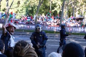Madrid Hosts Final Stage Of The Vuelta Ciclista A España Marked By Pro-Palestinian Protests