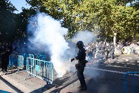 Madrid Hosts Final Stage Of The Vuelta Ciclista A España Marked By Pro-Palestinian Protests