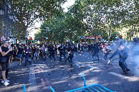 Madrid Hosts Final Stage Of The Vuelta Ciclista A España Marked By Pro-Palestinian Protests