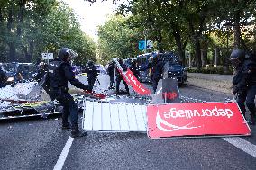 Madrid Hosts Final Stage Of The Vuelta Ciclista A España Marked By Pro-Palestinian Protests